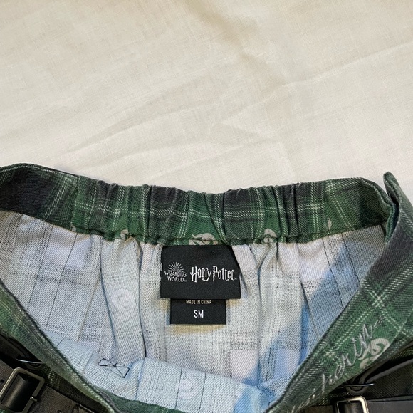 Hot Topic Harry Potter Slytherin Green Plaid Pleated Skirt - Picture 3 of 3